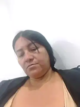 lupita 2023 online show from 04-01-26, 04:15