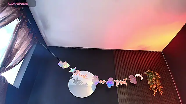 Aaron Jassell1 online show from 10-28-25, 02:53