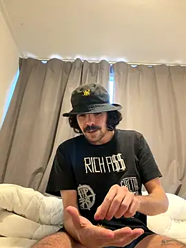 wolfwhite95 online show from 11-11-25, 01:33