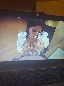 wolfwhite95 online show from 02-12-26, 01:11