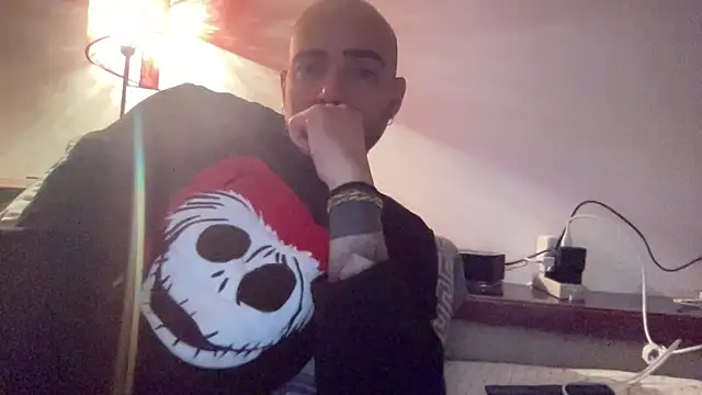 Snapshot of alessandromori91 chatting on 12-17-25, 07:03 alessandromori91 online show from 12-17-25, 07:03