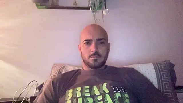 Snapshot of alessandromori91 chatting on 12-21-25, 12:51 alessandromori91 online show from 12-21-25, 12:51