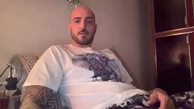 Snapshot of alessandromori91 chatting on 12-21-25, 09:22 alessandromori91 online show from 12-21-25, 09:22