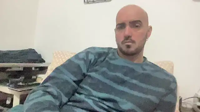 Snapshot of alessandromori91 chatting on 01-10-26, 08:32 alessandromori91 online show from 01-10-26, 08:32