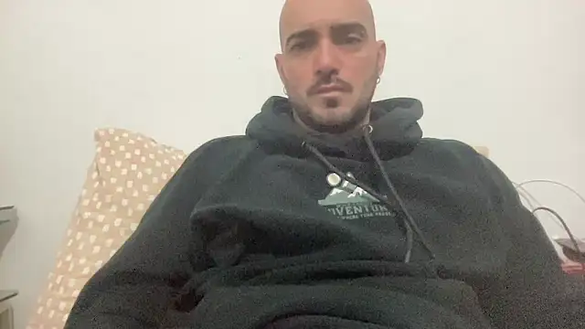 Snapshot of alessandromori91 chatting on 01-12-26, 06:40 alessandromori91 online show from 01-12-26, 06:40