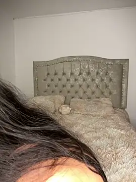 MollySanders    online show from 01-10-25, 10:57