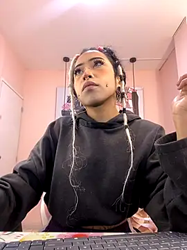 Violetta Suky online show from 10-13-25, 12:49