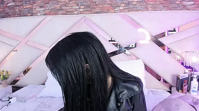 sophie pariss online show from 10-12-25, 02:54