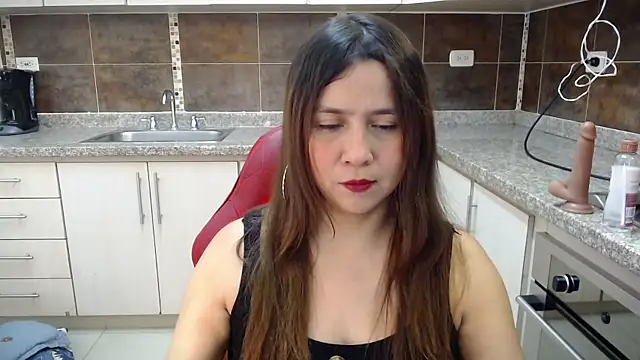 Snapshot of Heidy_Wells chatting on 10-08-25, 12:36 Heidy Wells online show from 10-08-25, 12:36