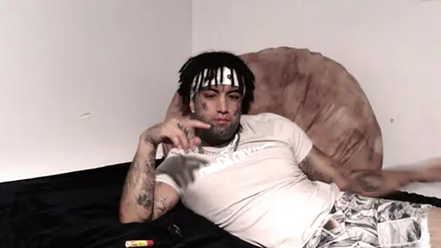 Snapshot of Azazelihornyasf chatting on 11-27-25, 08:27 Azazelihornyasf online show from 11-27-25, 08:27