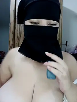 Snapshot of arabian_sara chatting on 09-23-25, 06:11 arabian sara online show from 09-23-25, 06:11