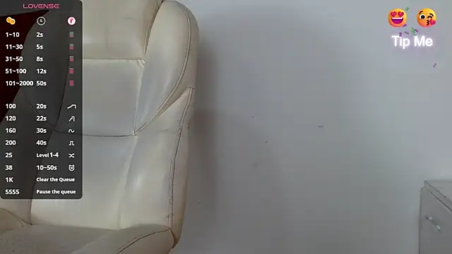 Snapshot of tonibelmont chatting on 02-17-25, 09:30 tonibelmont online show from 02-17-25, 09:30