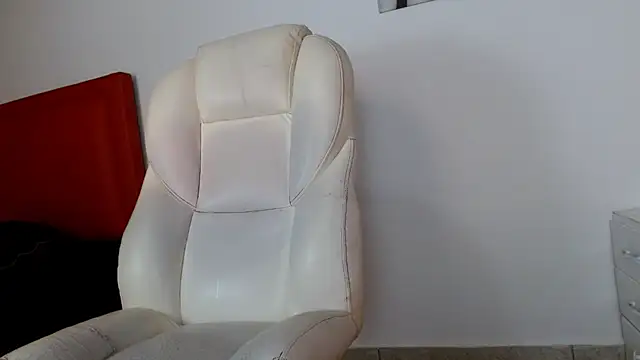 Snapshot of tonibelmont chatting on 03-10-25, 09:40 tonibelmont online show from 03-10-25, 09:40