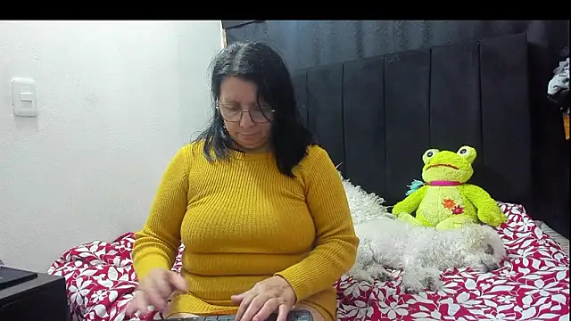 Evaaross 2345 online show from 02-01-26, 02:43