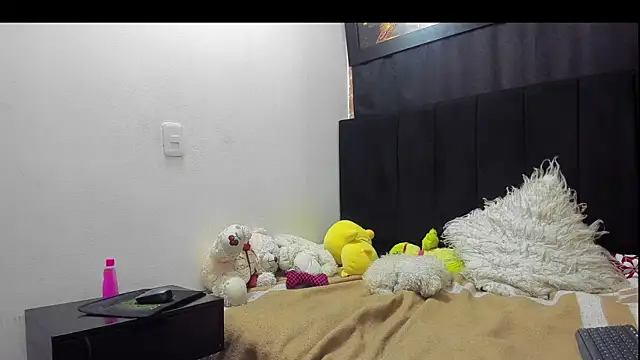 Evaaross 2345 online show from 02-05-26, 12:32