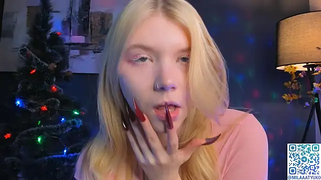 DaisyElmers online show from 12-26-24, 03:27