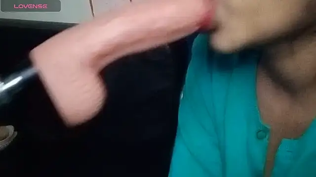 Snapshot of Sheela_oshovadi chatting on 03-19-25, 04:25 Sheela oshovadi online show from 03-19-25, 04:25