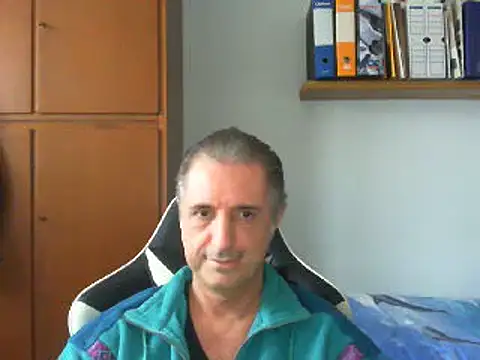 Snapshot of lliuk70mi chatting on 12-09-24, 02:06 lliuk70mi online show from 12-09-24, 02:06