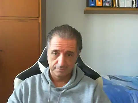 Snapshot of lliuk70mi chatting on 12-24-24, 01:17 lliuk70mi online show from 12-24-24, 01:17