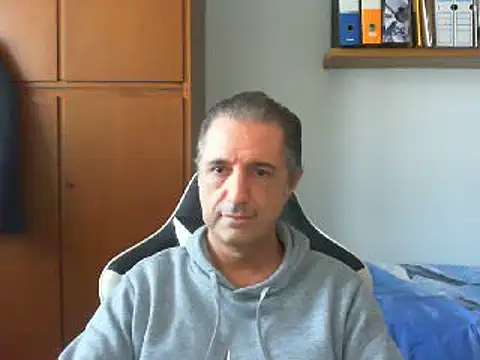 Snapshot of lliuk70mi chatting on 12-29-24, 01:06 lliuk70mi online show from 12-29-24, 01:06