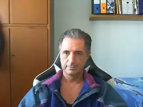 Snapshot of lliuk70mi chatting on 01-12-25, 12:55 lliuk70mi online show from 01-12-25, 12:55