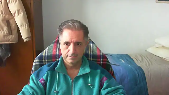 Snapshot of lliuk70mi chatting on 02-28-26, 02:18 lliuk70mi online show from 02-28-26, 02:18