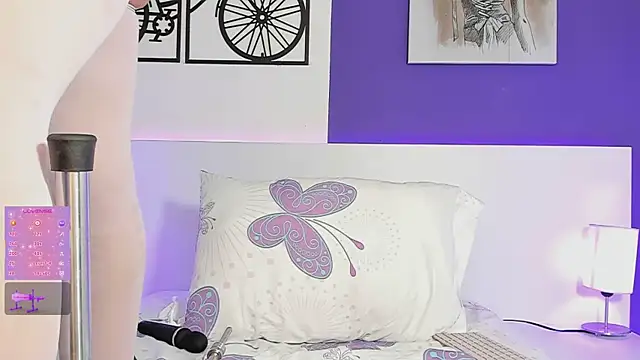 Izzy bellx online show from 03-09-25, 03:43