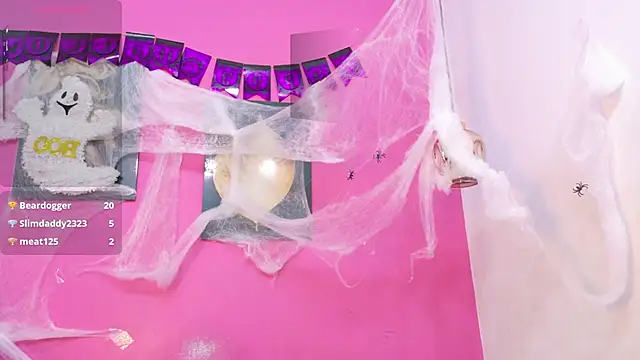 Snapshot of littleebonymommy chatting on 10-19-25, 07:36 littleebonymommy online show from 10-19-25, 07:36