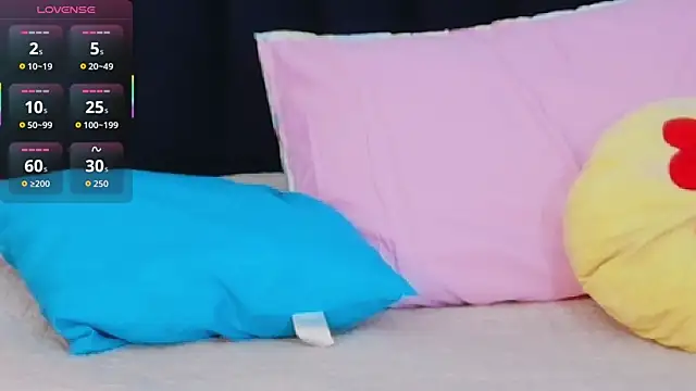 Snapshot of littleebonymommy chatting on 11-01-25, 07:49 littleebonymommy online show from 11-01-25, 07:49