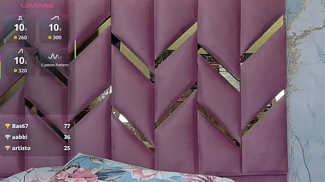 Snapshot of littleebonymommy chatting on 11-13-25, 03:27 littleebonymommy online show from 11-13-25, 03:27