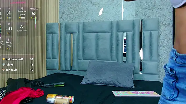 Snapshot of littleebonymommy chatting on 11-17-25, 08:14 littleebonymommy online show from 11-17-25, 08:14