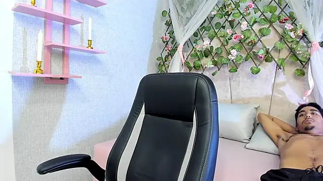Annyeli online show from 12-20-24, 05:47