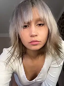 Snapshot of bigbabykiki chatting on 10-25-25, 04:35 bigbabykiki online show from 10-25-25, 04:35