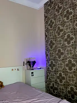 Snapshot of bigbabykiki chatting on 11-08-25, 03:23 bigbabykiki online show from 11-08-25, 03:23