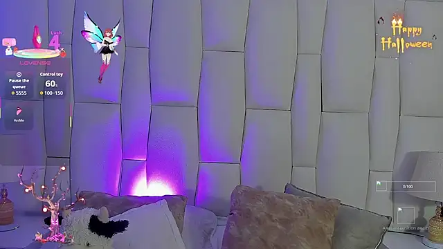 Snapshot of Regiina_Doll chatting on 10-31-25, 04:24 Regiina Doll online show from 10-31-25, 04:24