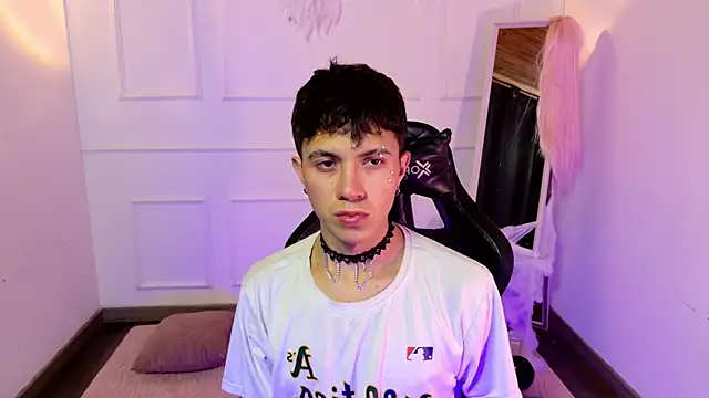 Justyn Ross online show from 10-19-25, 02:45