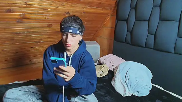 Justyn Ross online show from 11-08-25, 01:50