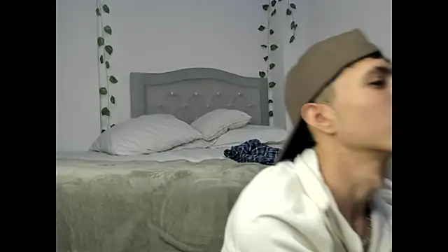 Snapshot of Justyn_Ross chatting on 02-03-26, 11:10 Justyn Ross online show from 02-03-26, 11:10