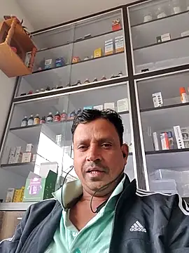 Raj1043 online show from 11-28-25, 07:44