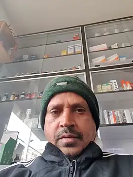 Snapshot of Raj1043 chatting on 12-18-25, 05:35 Raj1043 online show from 12-18-25, 05:35