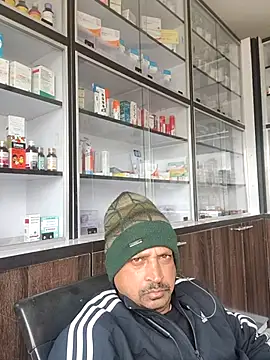 Snapshot of Raj1043 chatting on 12-21-25, 06:53 Raj1043 online show from 12-21-25, 06:53