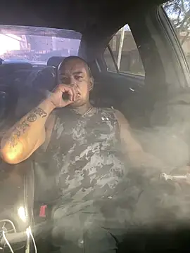 Snapshot of EatMyCake831 chatting on 01-08-25, 10:27 EatMyCake831 online show from 01-08-25, 10:27