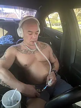 Snapshot of EatMyCake831 chatting on 01-28-25, 05:14 EatMyCake831 online show from 01-28-25, 05:14