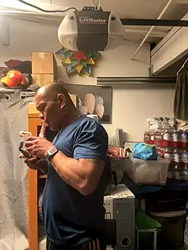 Snapshot of EatMyCake831 chatting on 09-28-25, 10:09 EatMyCake831 online show from 09-28-25, 10:09