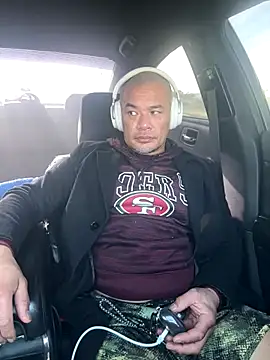 EatMyCake831 online show from 12-15-25, 06:12