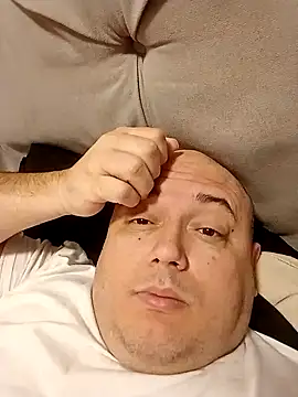 BigromeoXX online show from 01-01-25, 10:32