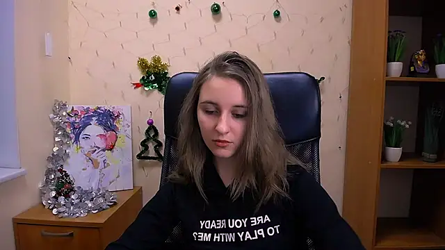 Snapshot of _Nicole_new chatting on 12-17-24, 04:00  Nicole new online show from 12-17-24, 04:00