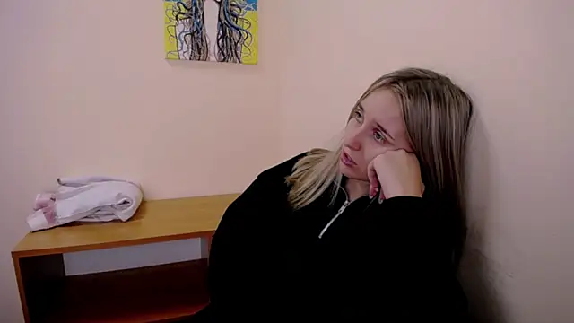 Snapshot of _Nicole_new chatting on 09-19-25, 12:39  Nicole new online show from 09-19-25, 12:39