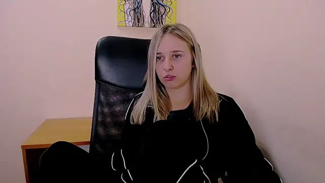 Snapshot of _Nicole_new chatting on 09-27-25, 07:57  Nicole new online show from 09-27-25, 07:57