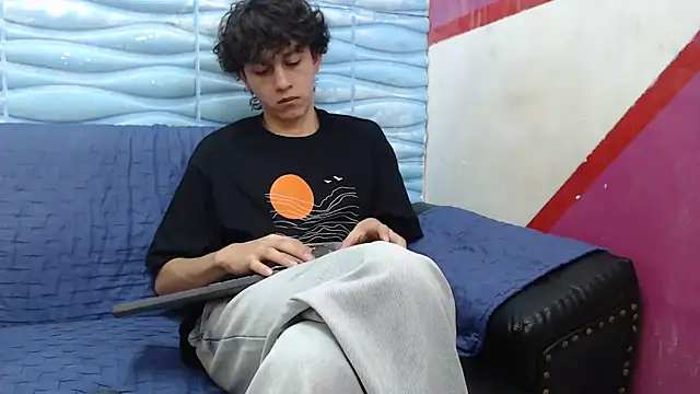 Felipe Browns online show from 01-12-25, 01:37